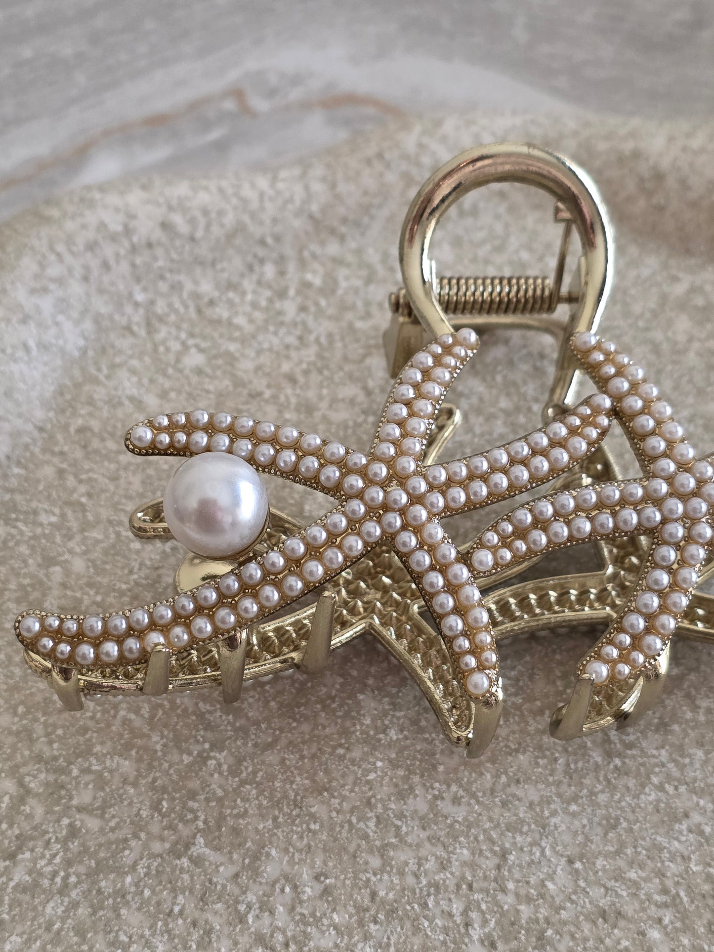STARFISH PEARLY HAIR CLAW