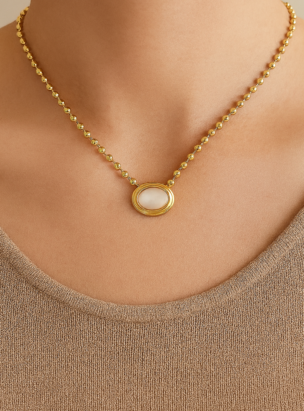 KALISA OVAL SHELL NECKLACE