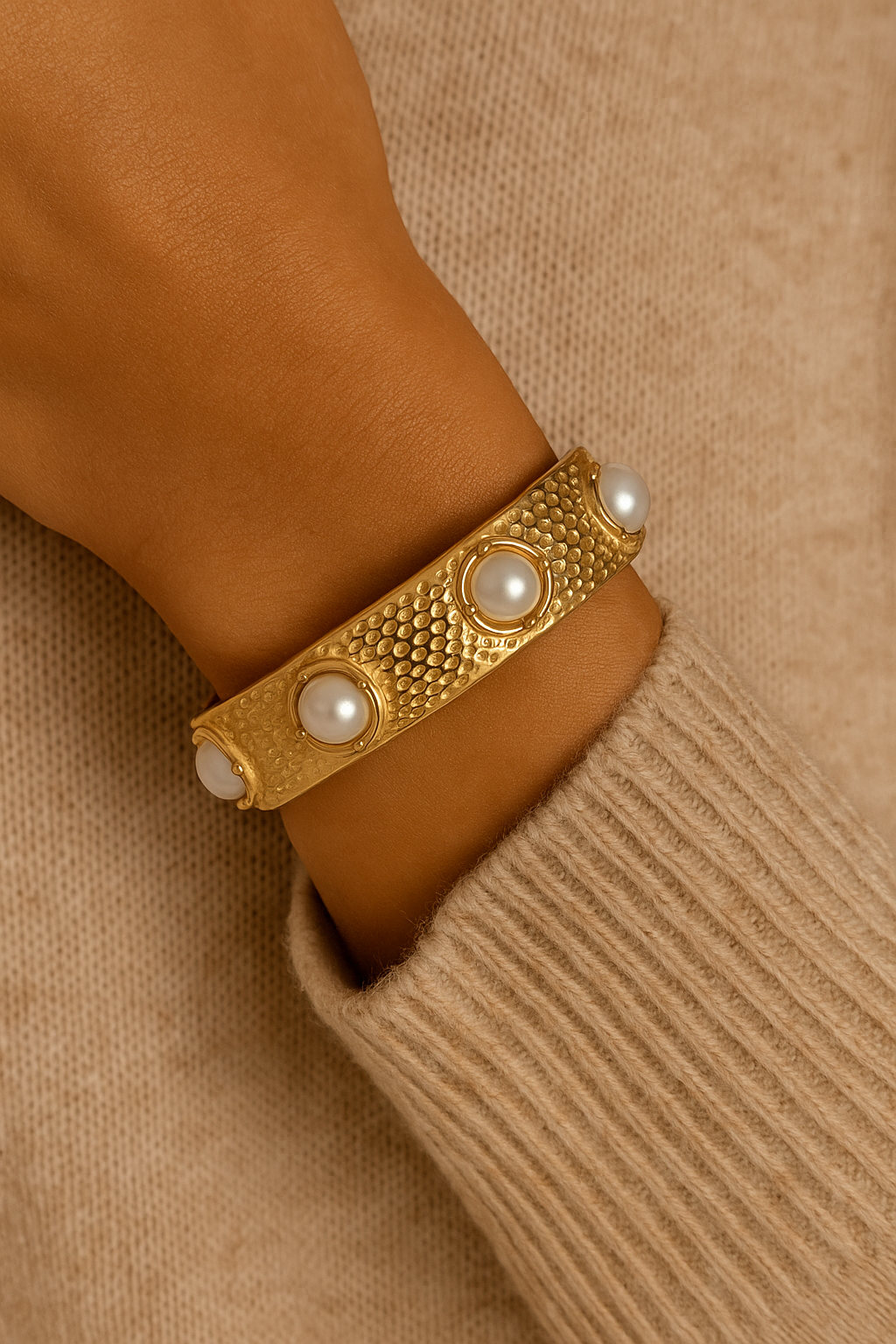 AKILAH PEARL CUFF BANGLE