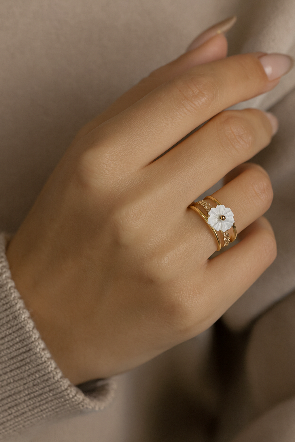 ANA FLOWER RING
