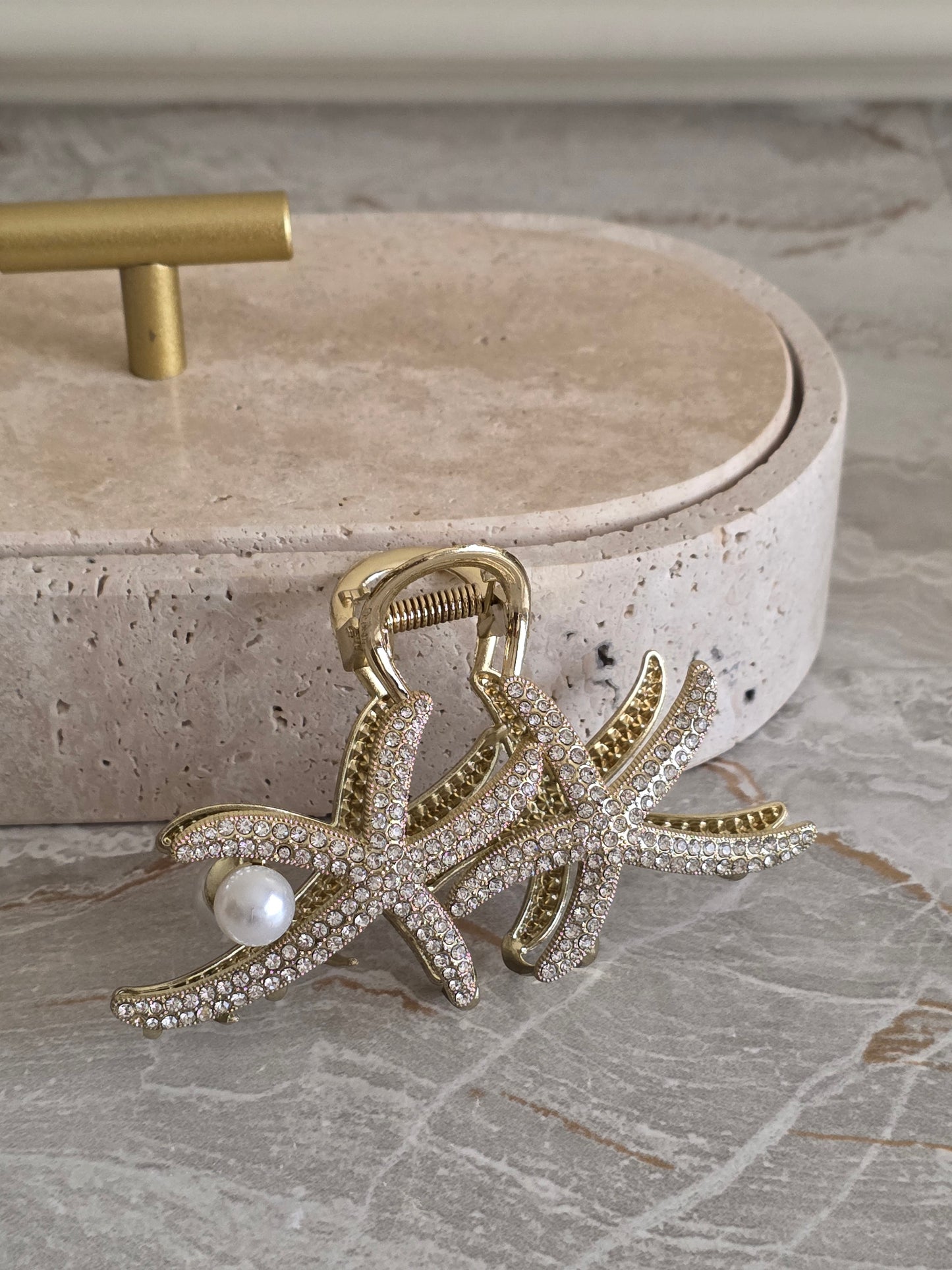 STARFISH AND PEARL HAIR CLAW