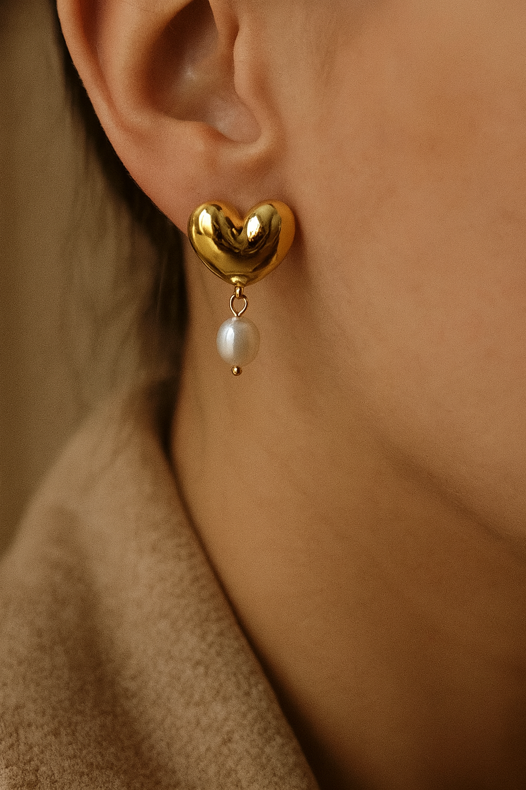 NYLA PEARL HEART EARRINGS