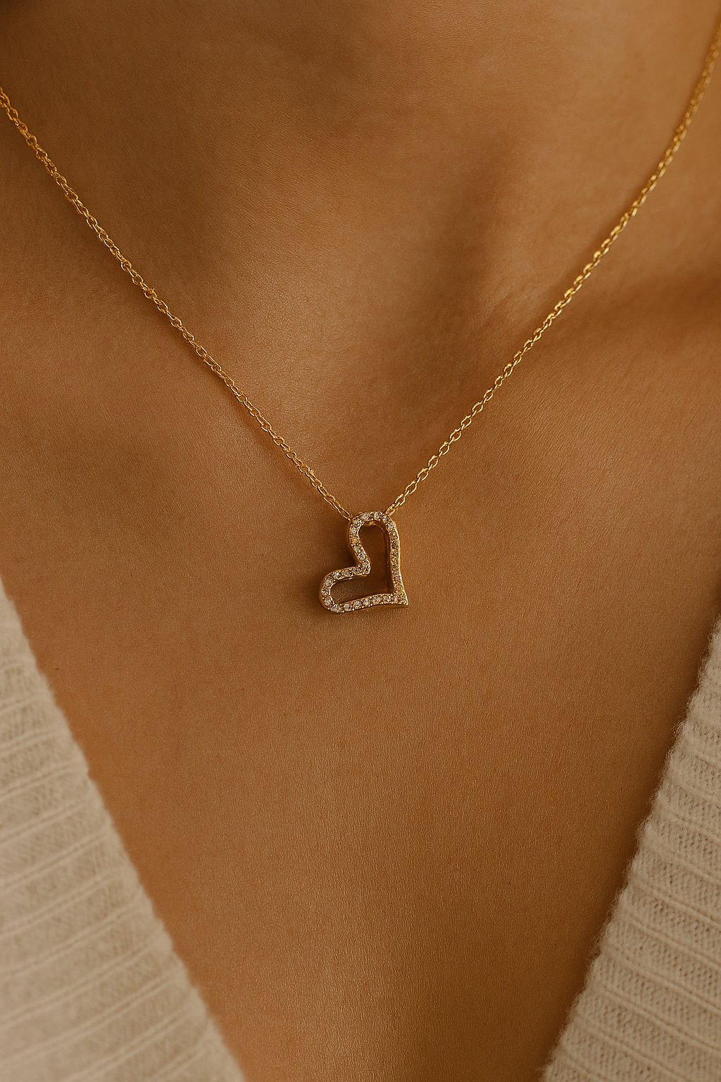 TARAN HEART NECKLACE