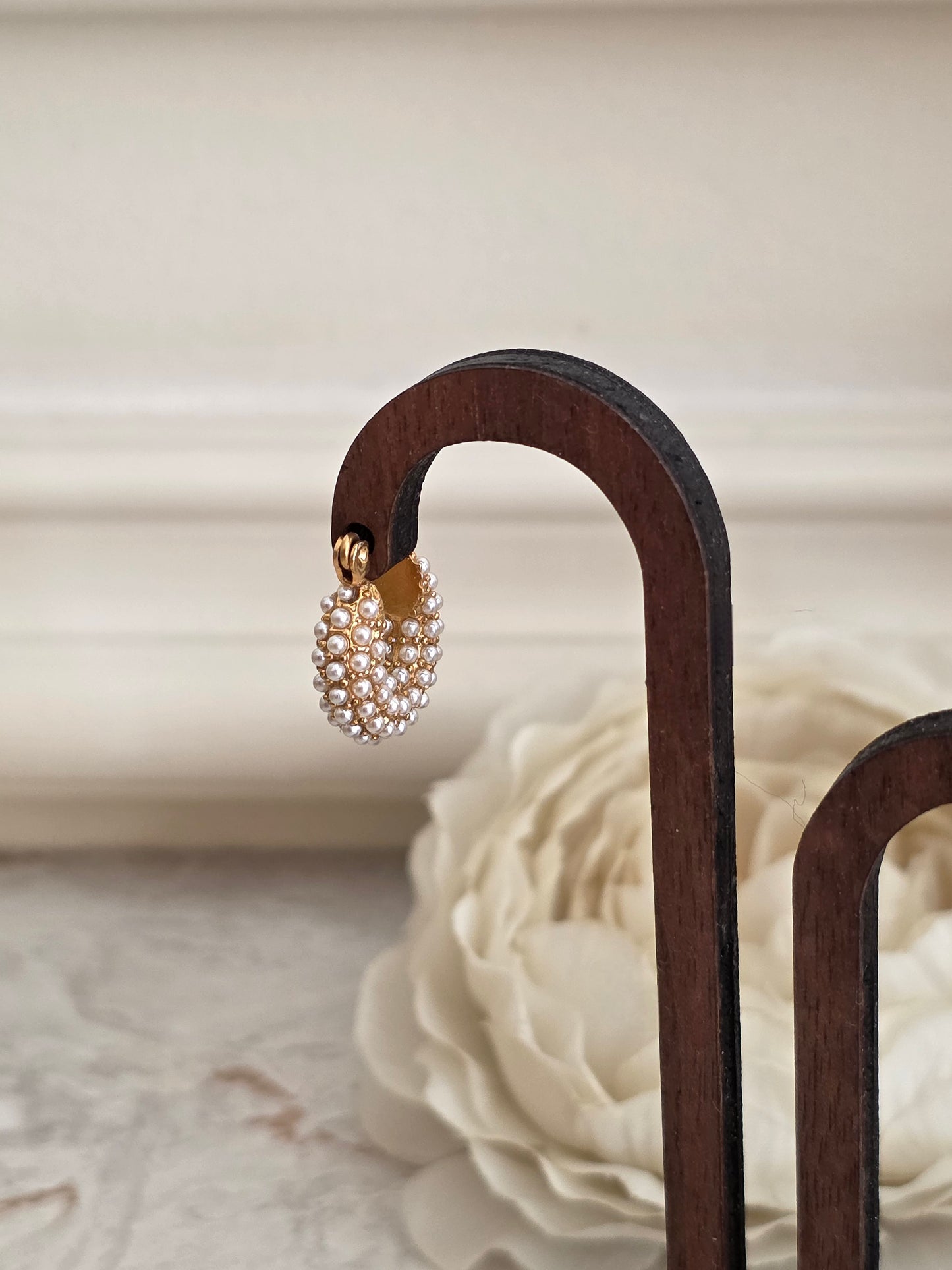 MAYSA PEARL HOOP EARRINGS