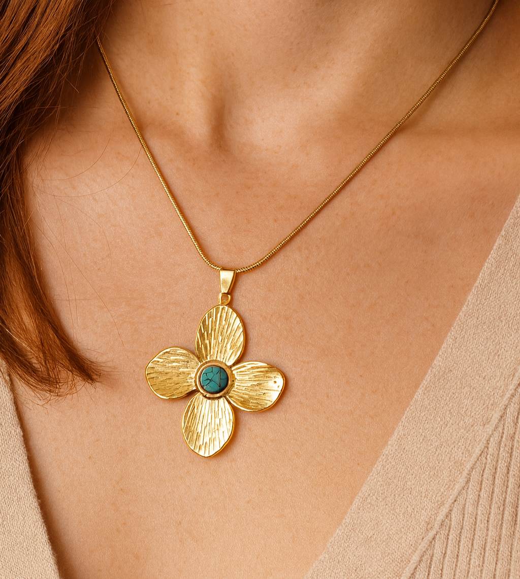 MERDA FLOWER NECKLACE