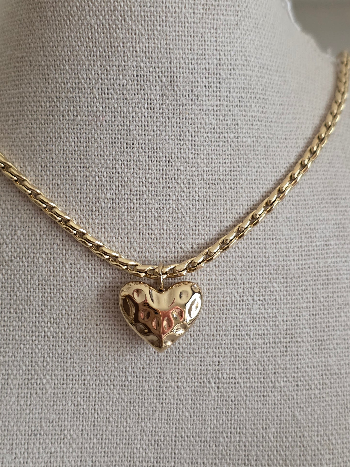 FERIDA HEART NECKLACE