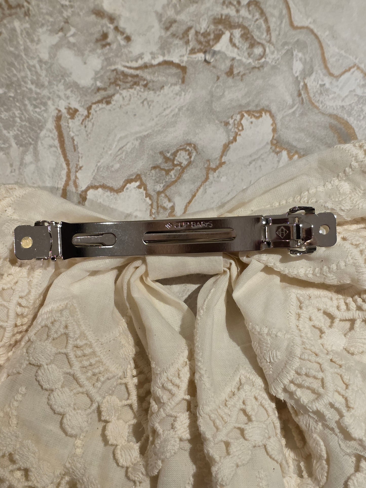 ELEGANT VINTAGE BOW HAIR CLIP