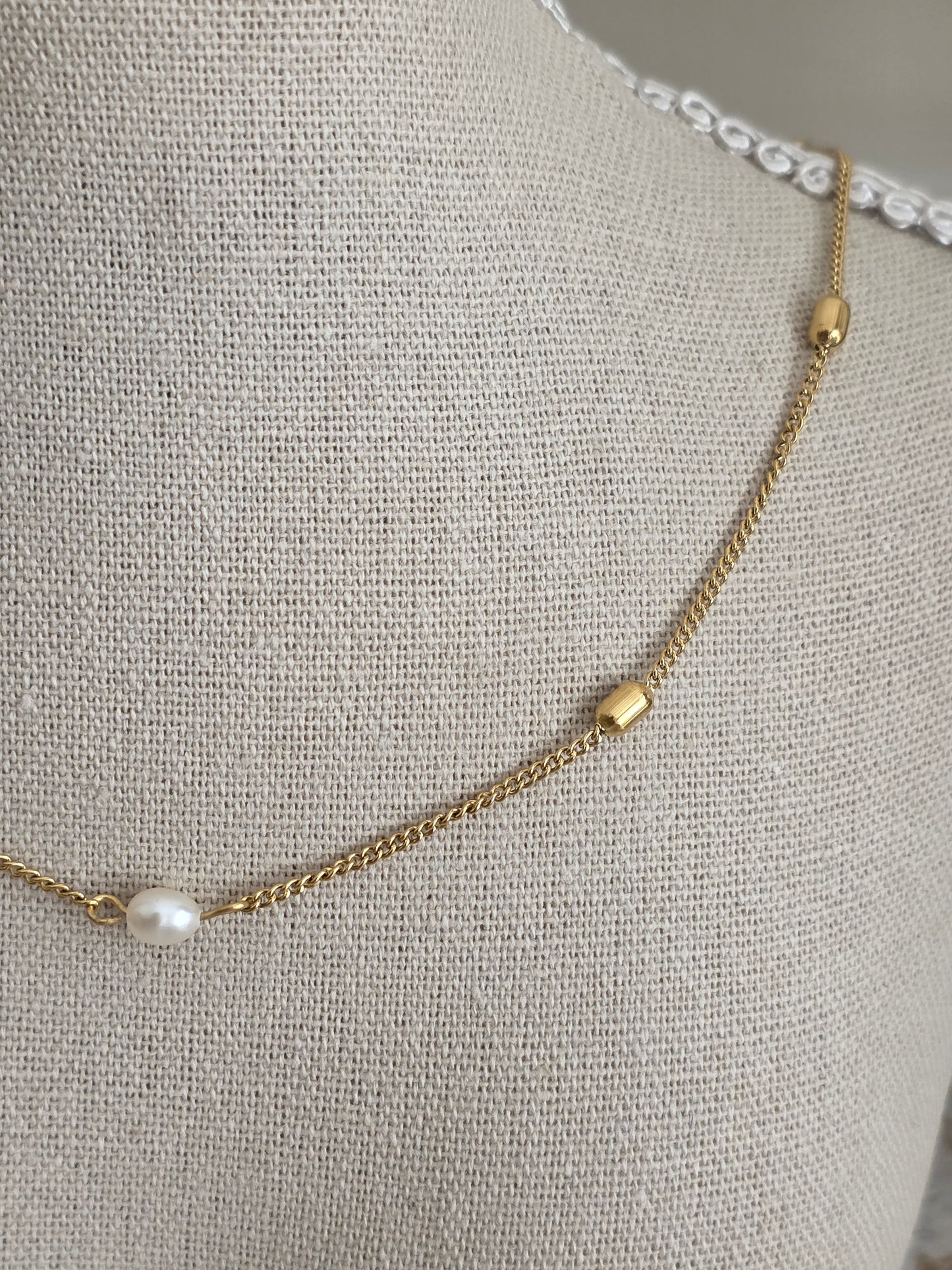 EMIRA PEARL NECKLACE