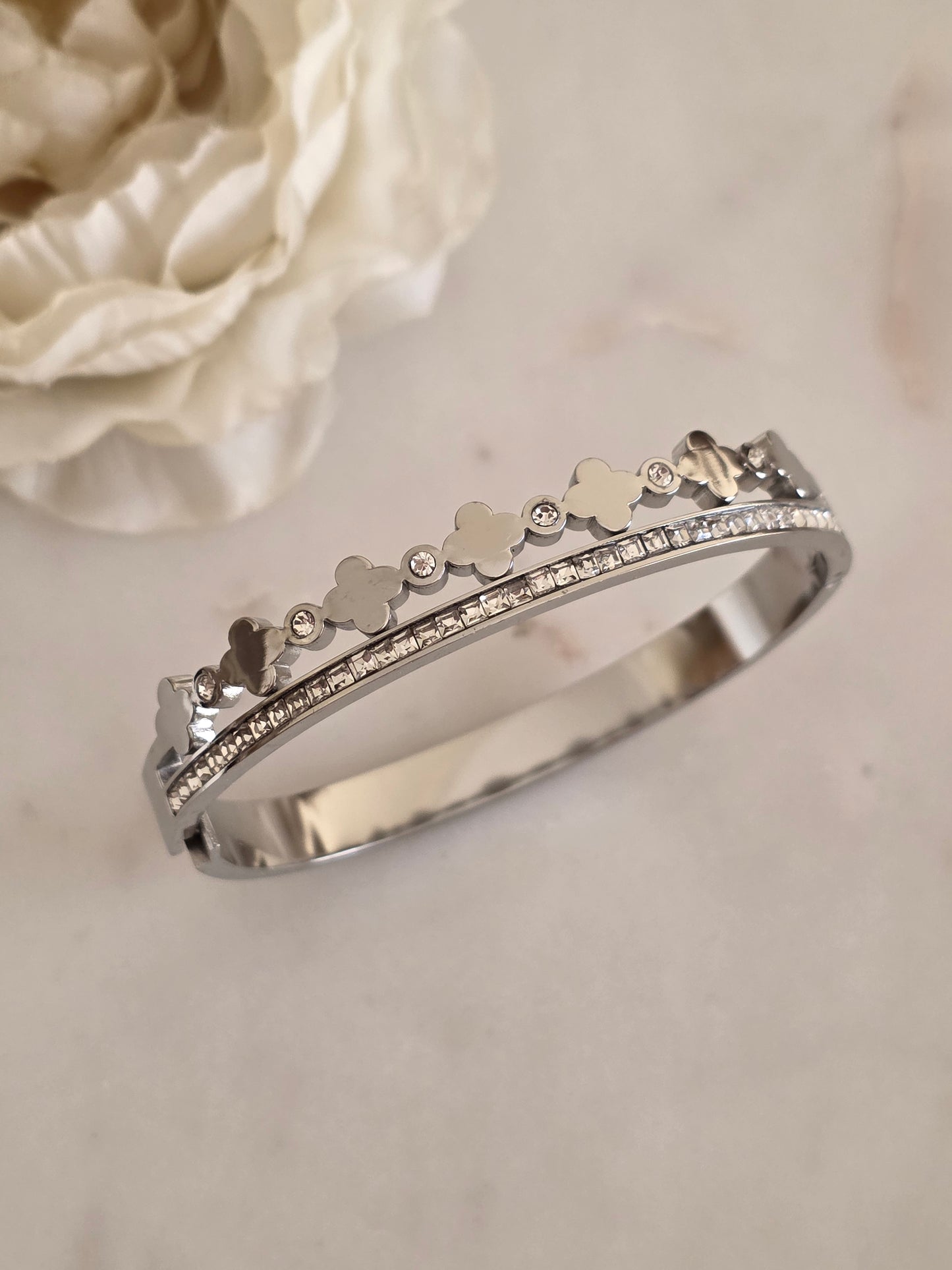 AVA CLOVER BANGLE