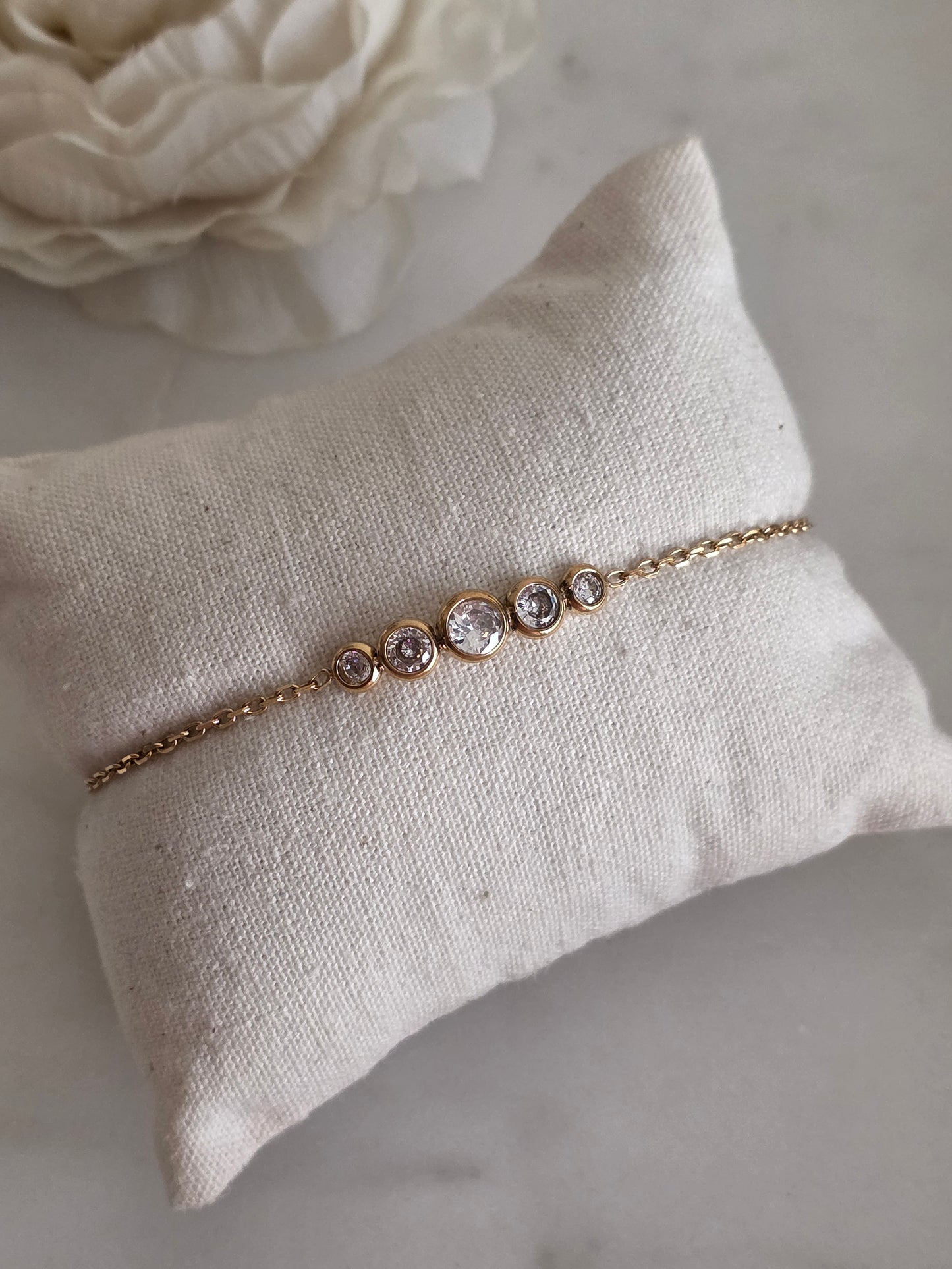 Gold cubic zirconia bracelet