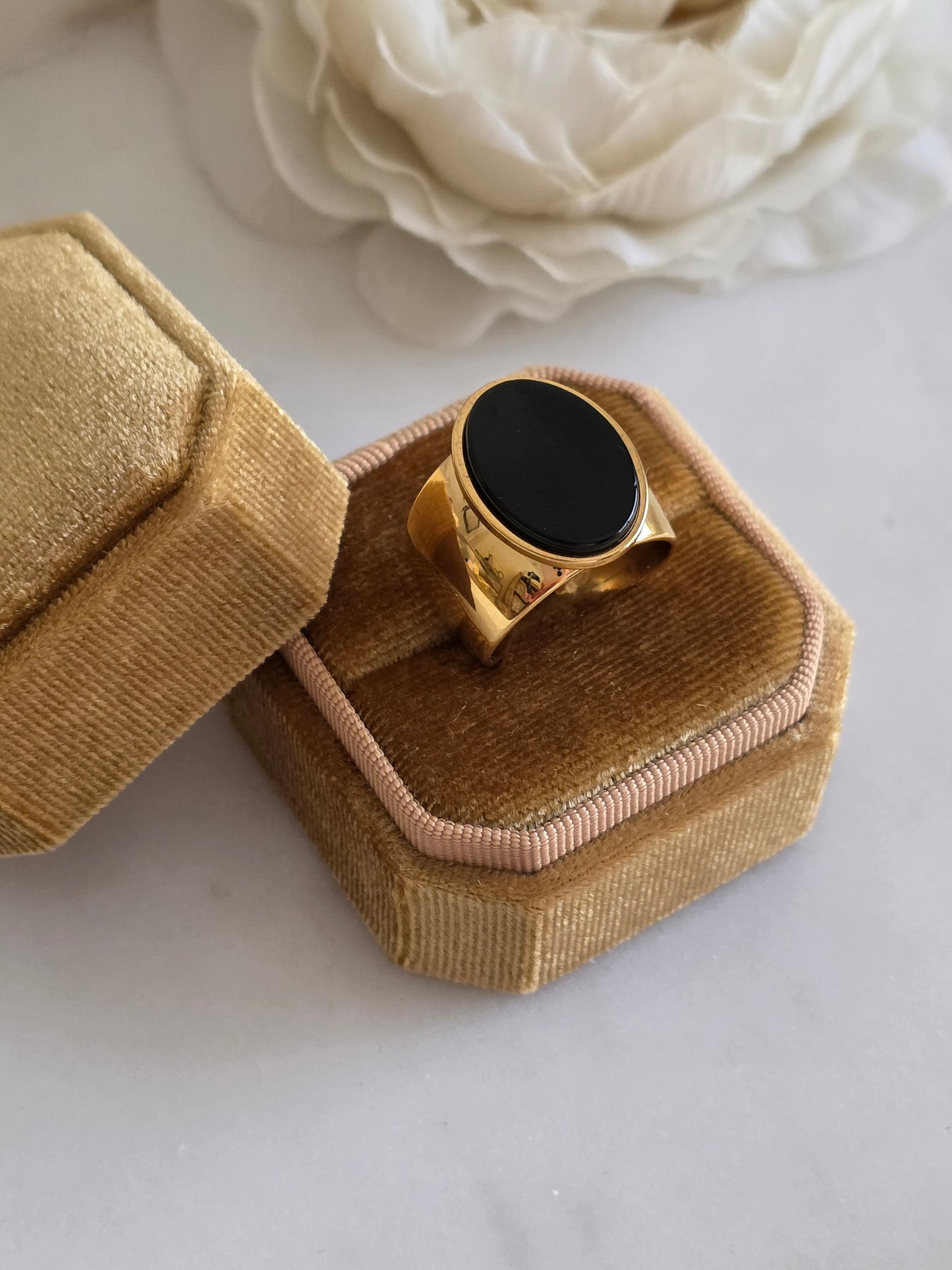 NUHA STATEMENT RING