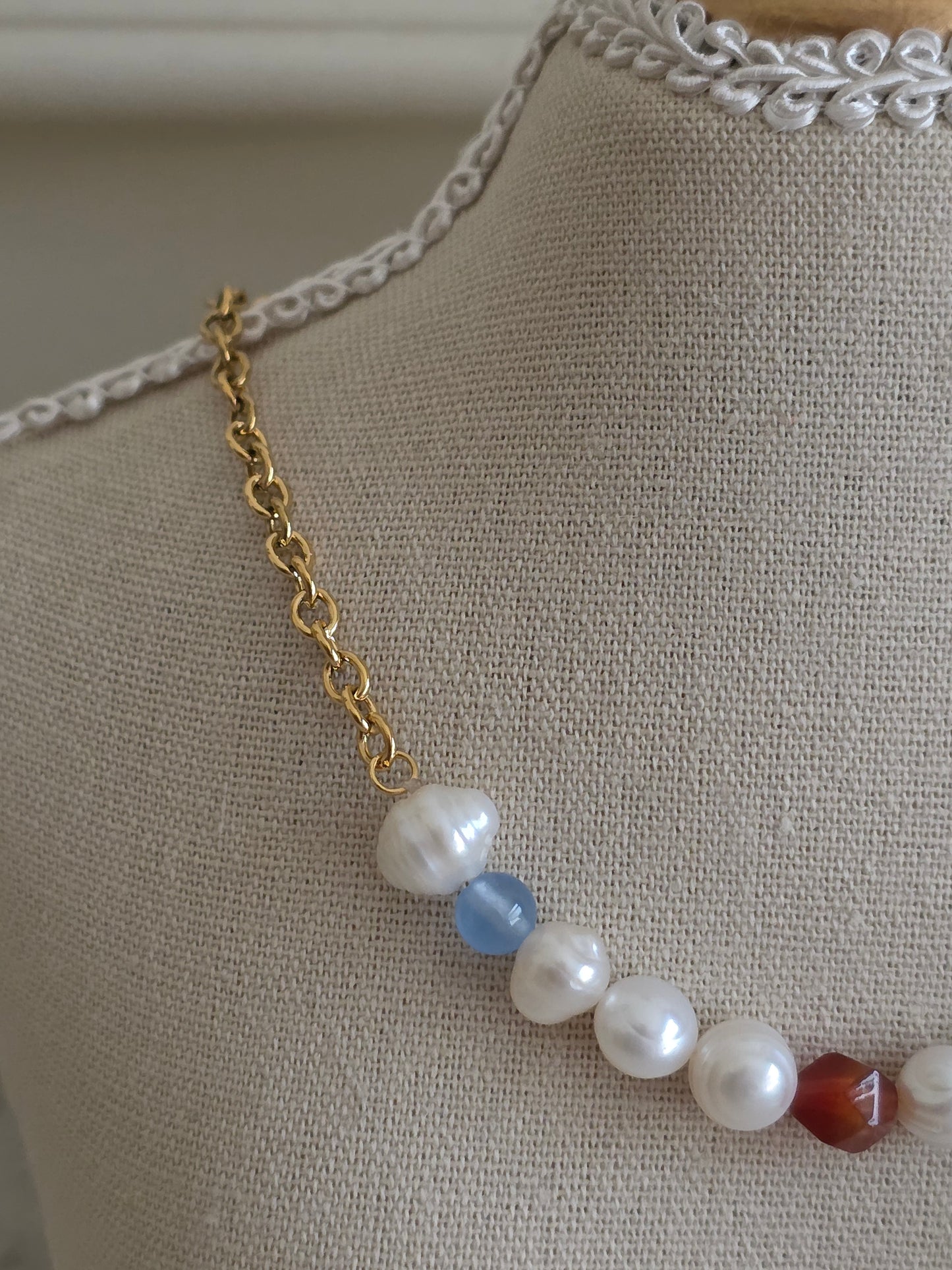 HANDE PEARL NECKLACE