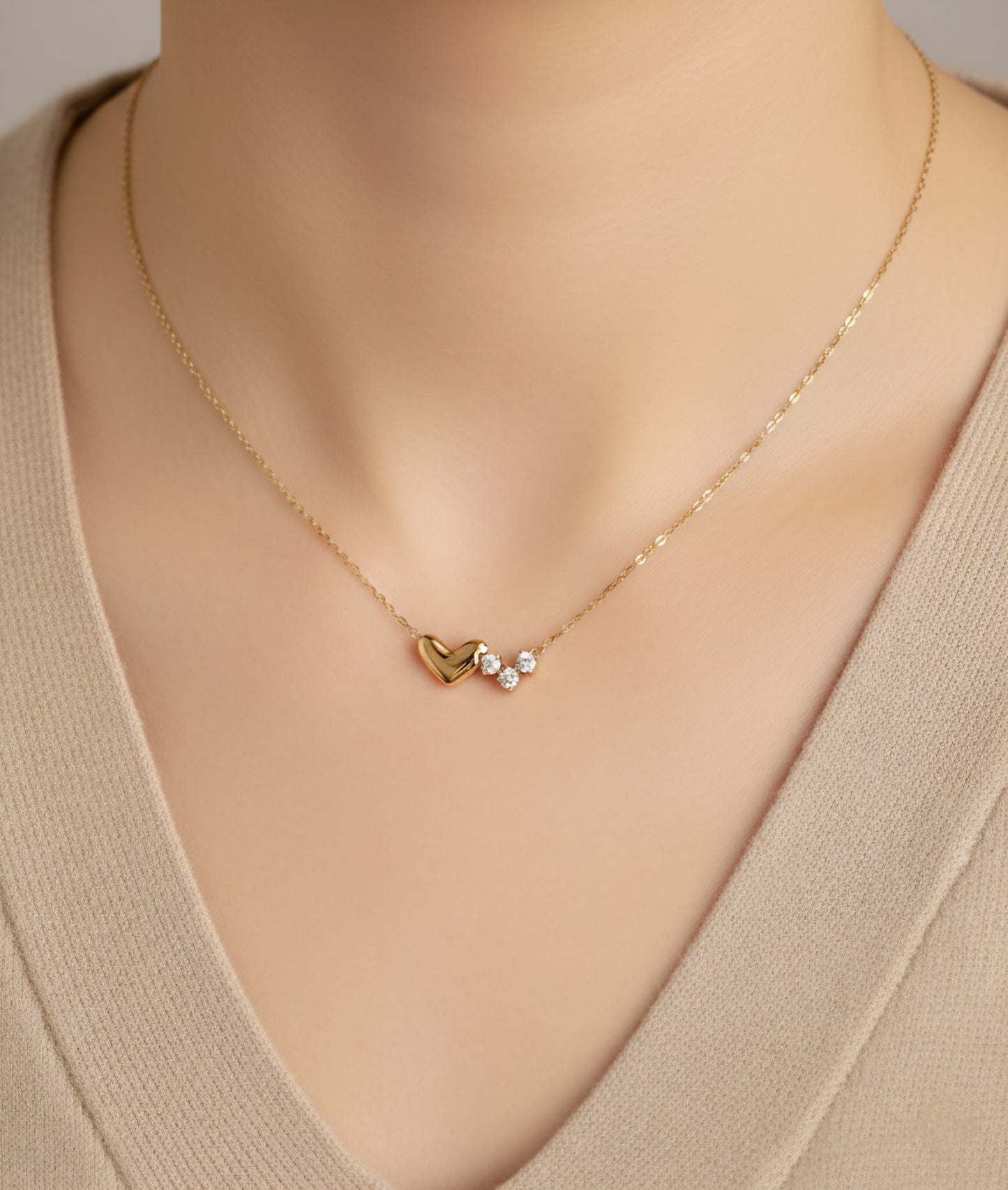 SELMA HEART NECKLACE