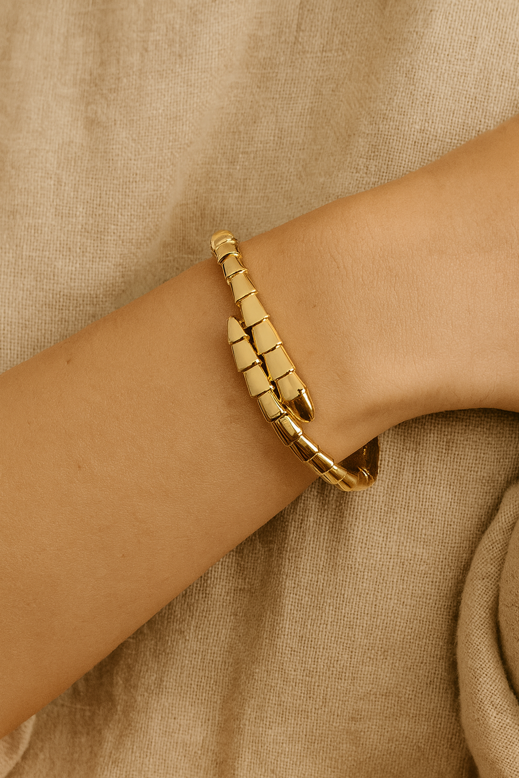LILANI SNAKE BANGLE