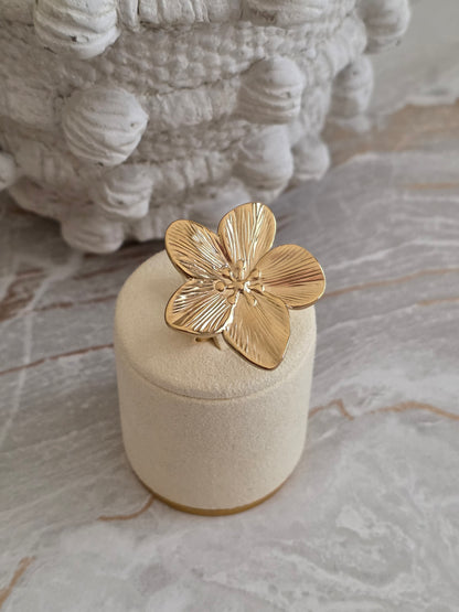 gold flower statement ring