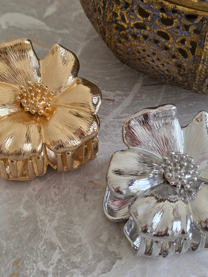 METALLIC BLOOM FLOWER HAIR CLAW