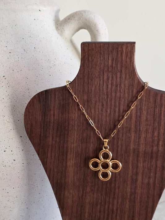 gold statement clover pendant necklace