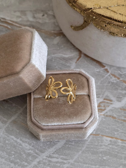 LULU FLOWER RING