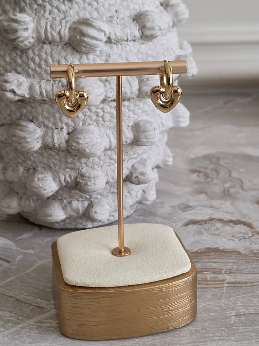 gold heart hoop earrings