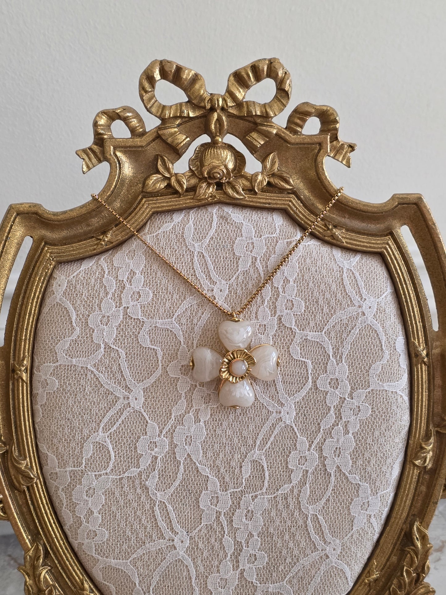 Statement gold clover necklace
