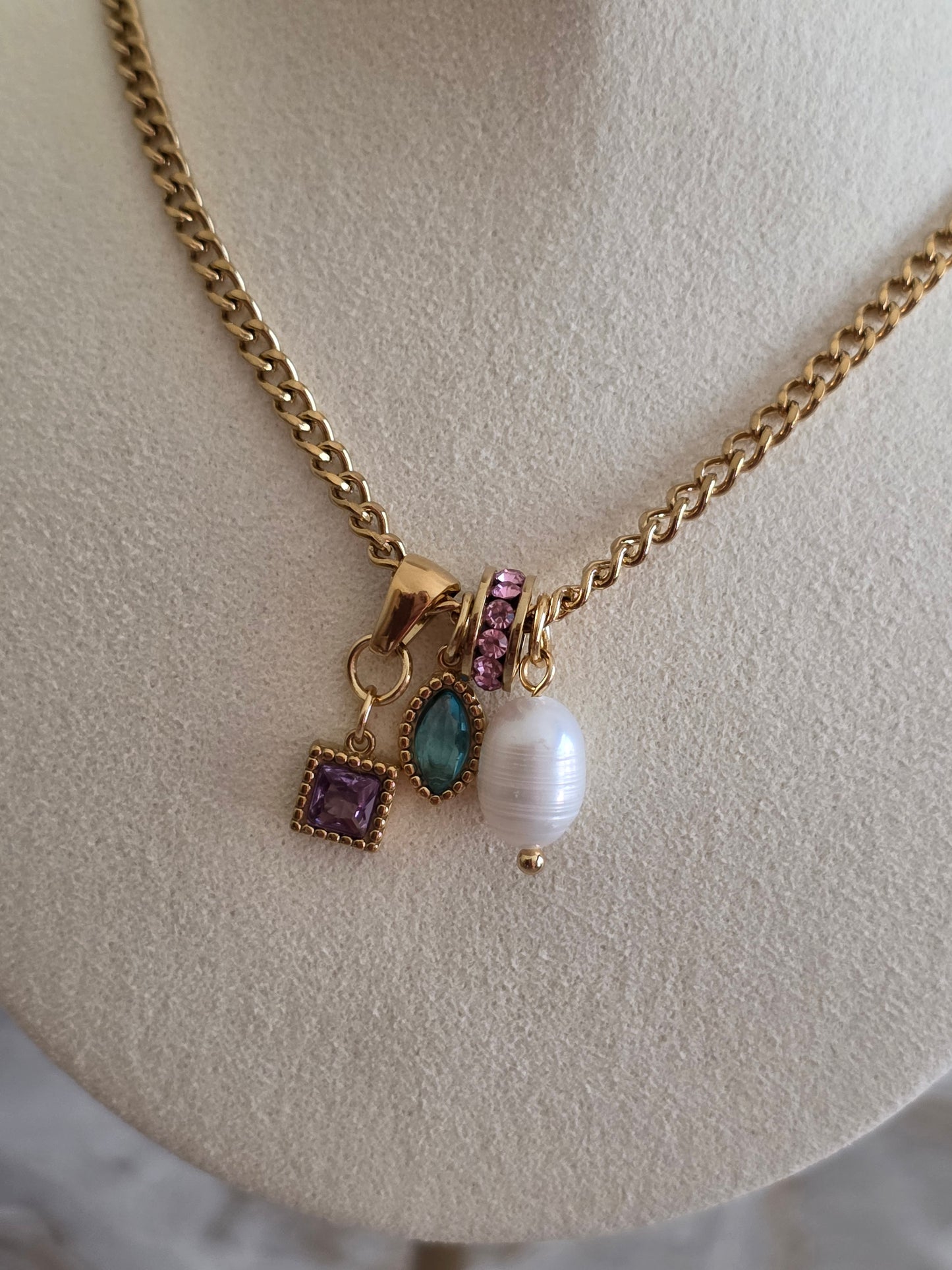 BEYZA PEARL NECKLACE