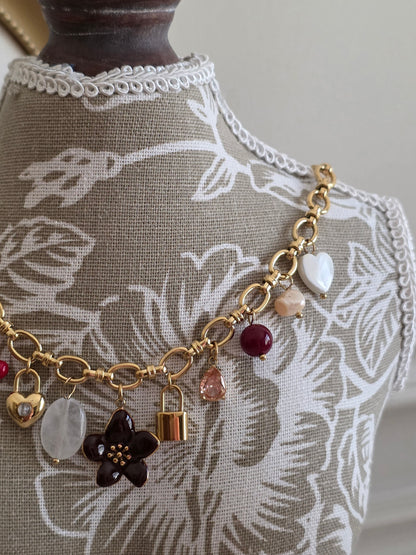 NESLI CHARM NECKLACE