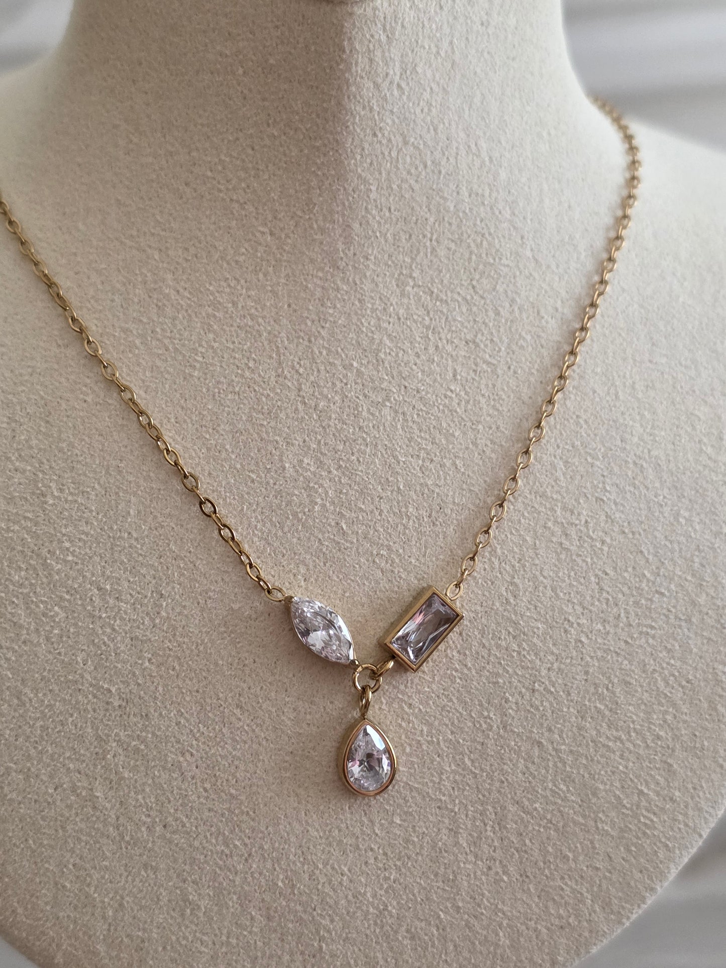 SINDI NECKLACE