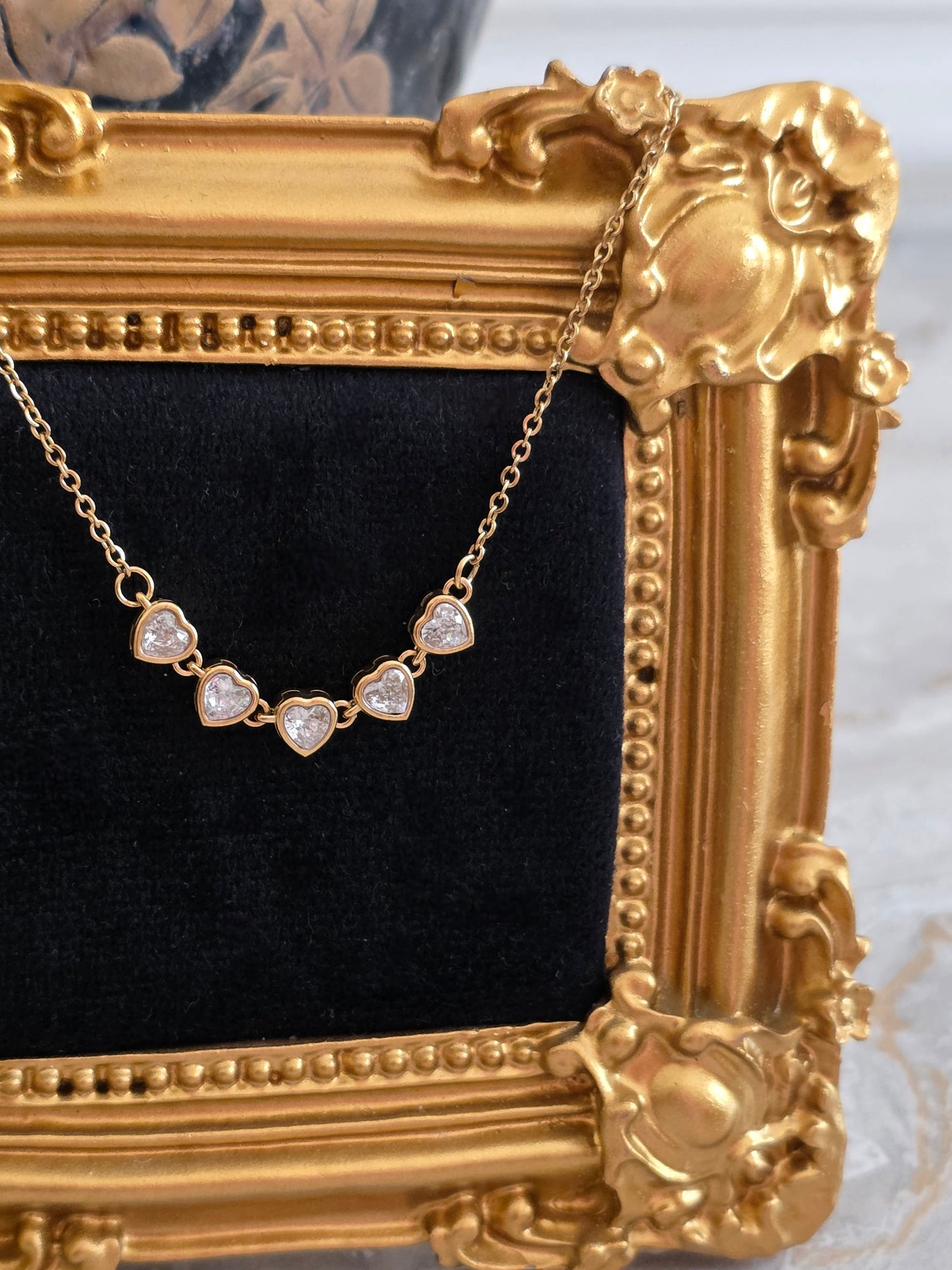 LARA HEART NECKLACE