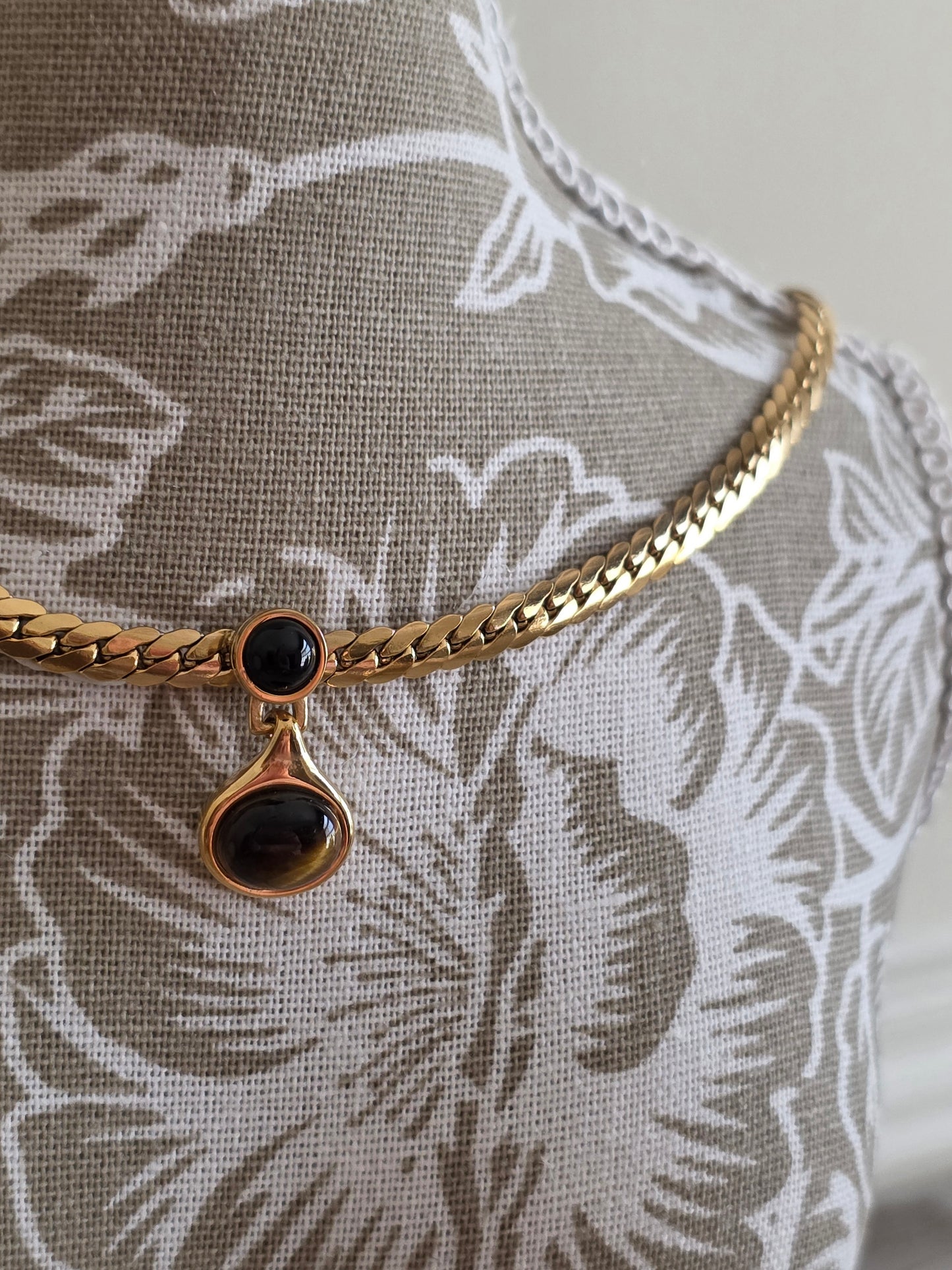AYDAN TIGER EYE NECKLACE