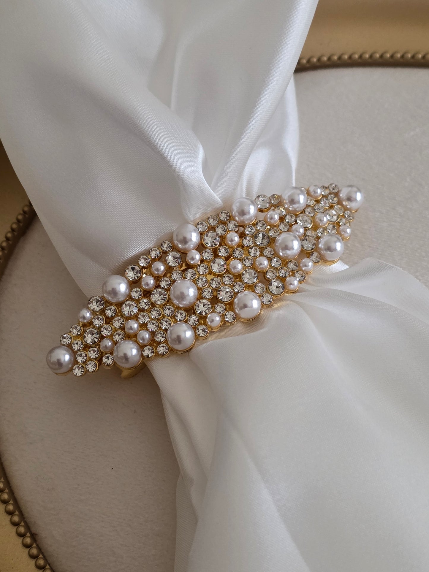 TARA PEARL HAIR CLIP