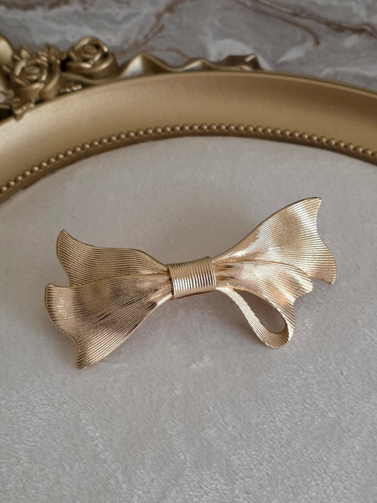 small bow hair clip