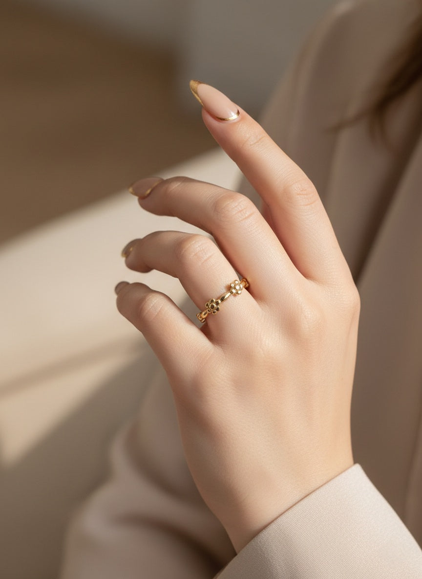VELDA FLOWER RING