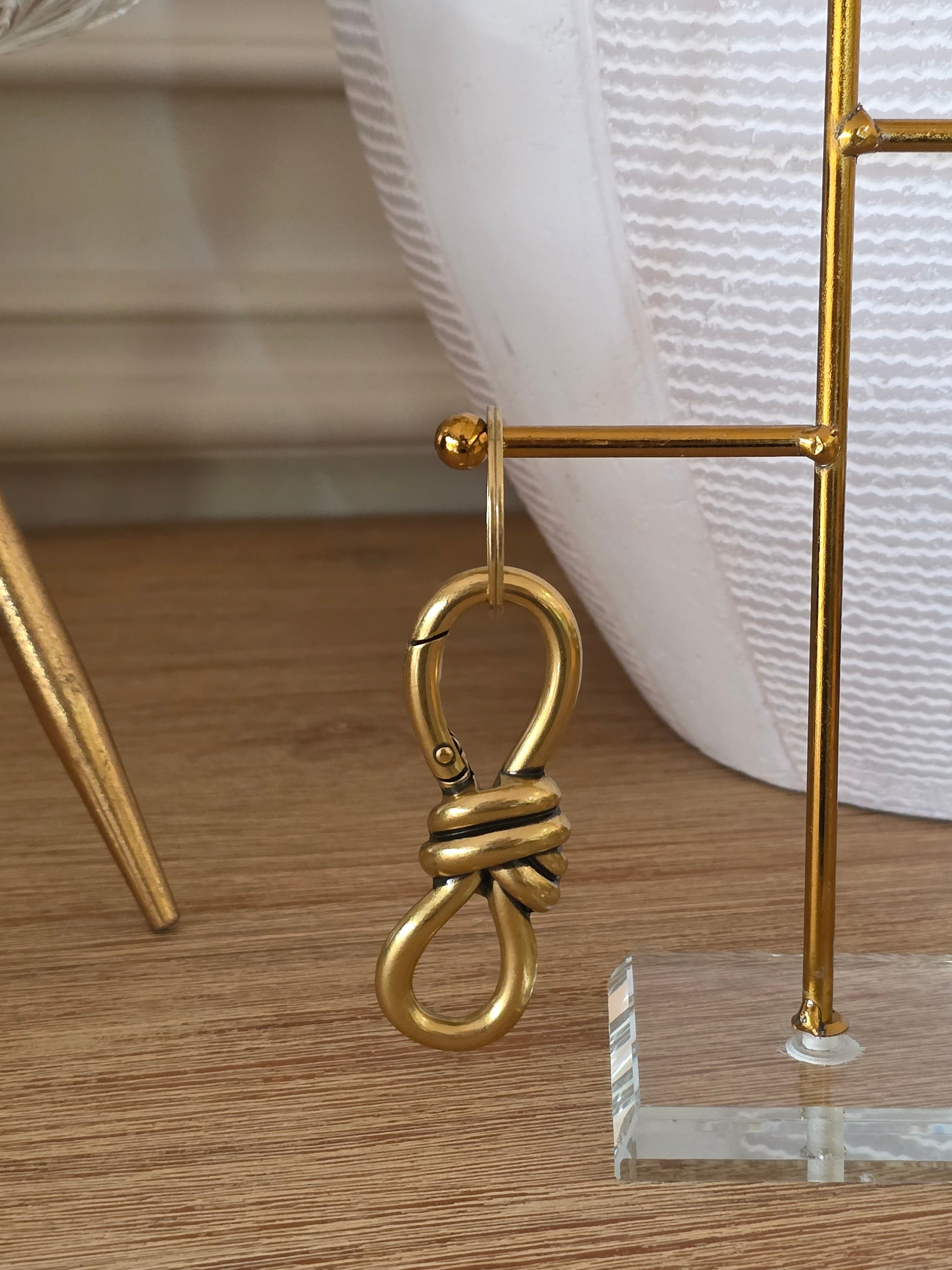 gold knot keyring