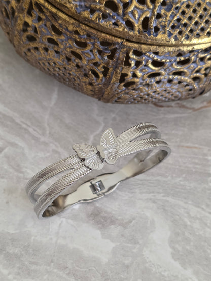 AMIRA BUTTERFLY BANGLE SILVER