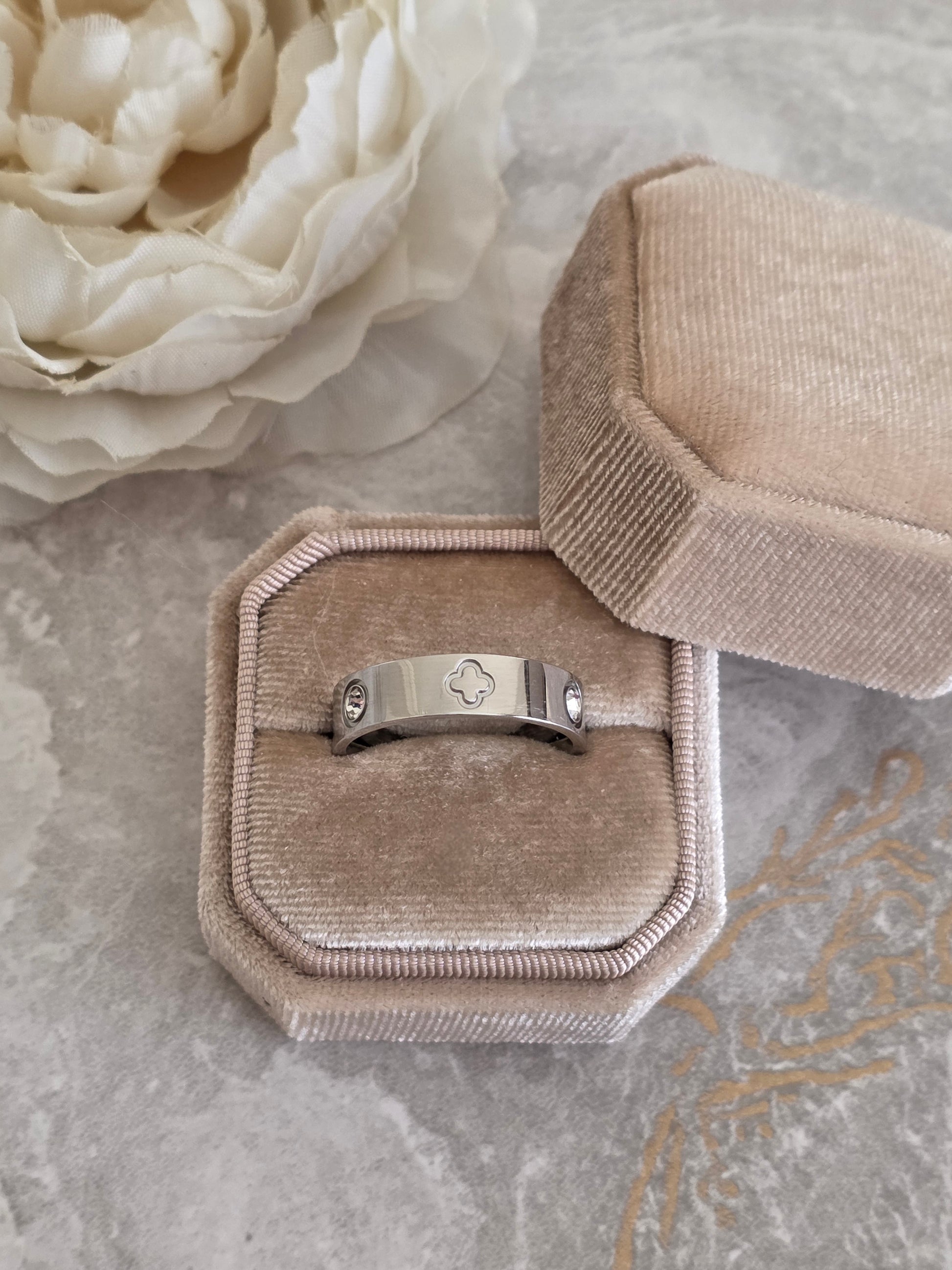 stainless steel cover ring with cubic zirconia