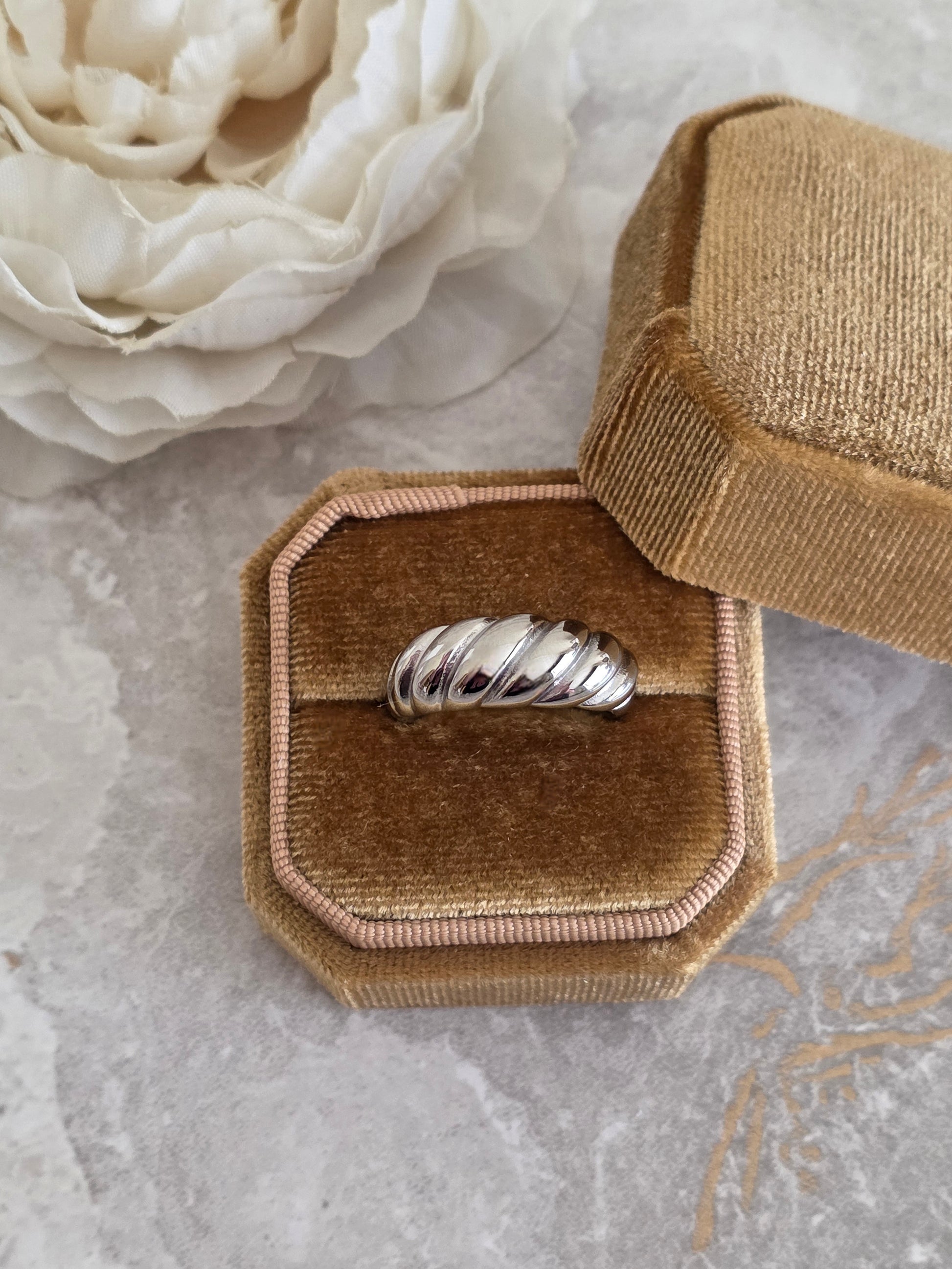 stainless steel twist style ring