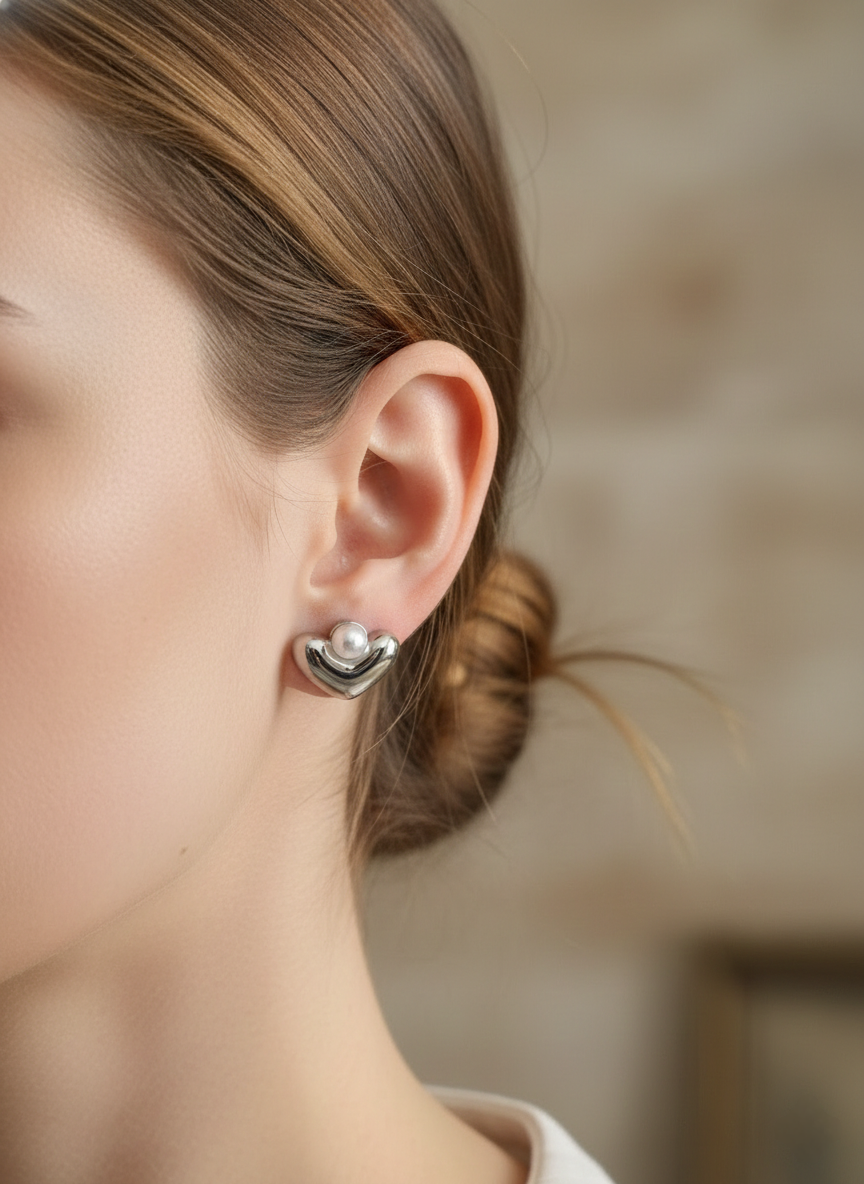 TALIA HEART PEARL EARRINGS SILVER