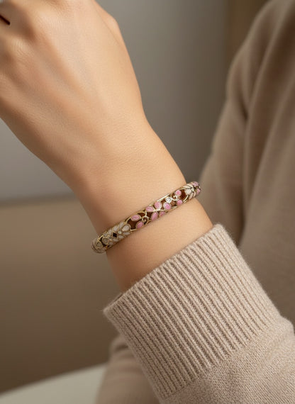 HELIN FLOWER BANGLE