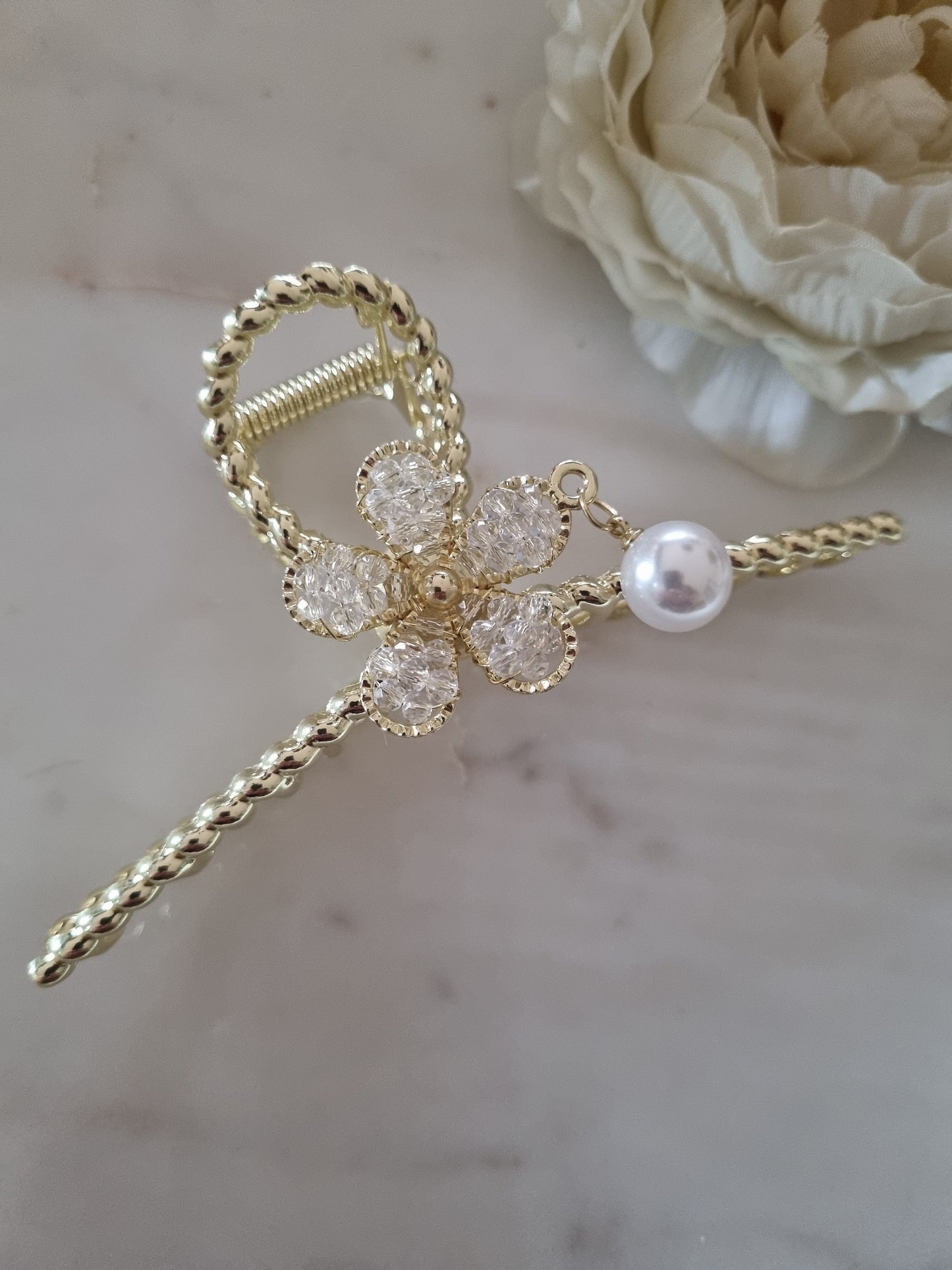 GOLD FLOWER & PEARL CHARM HAIR CLAW