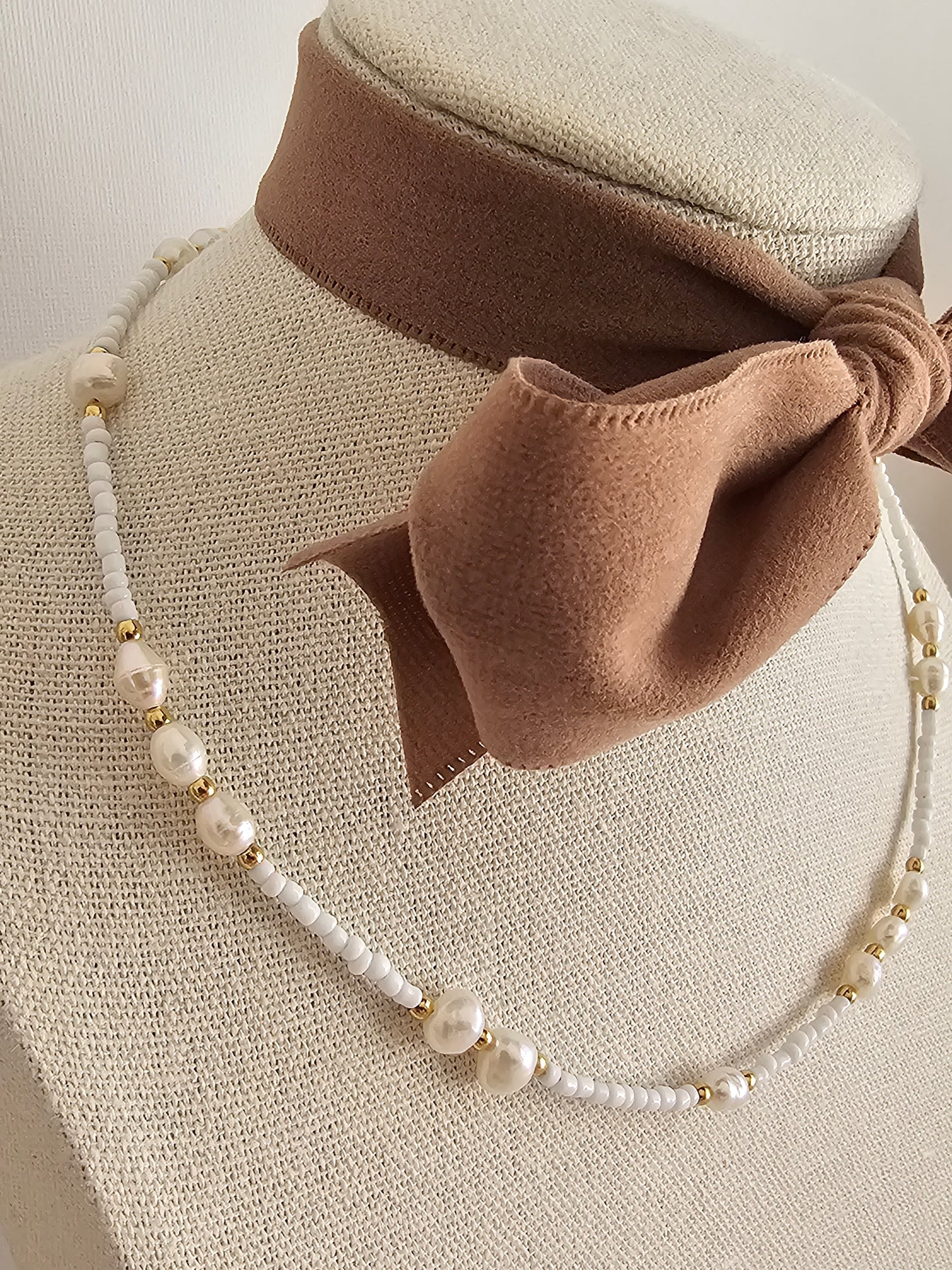 ZEYNEP WHITE NATURAL SHELL & PEARL NECKLACE