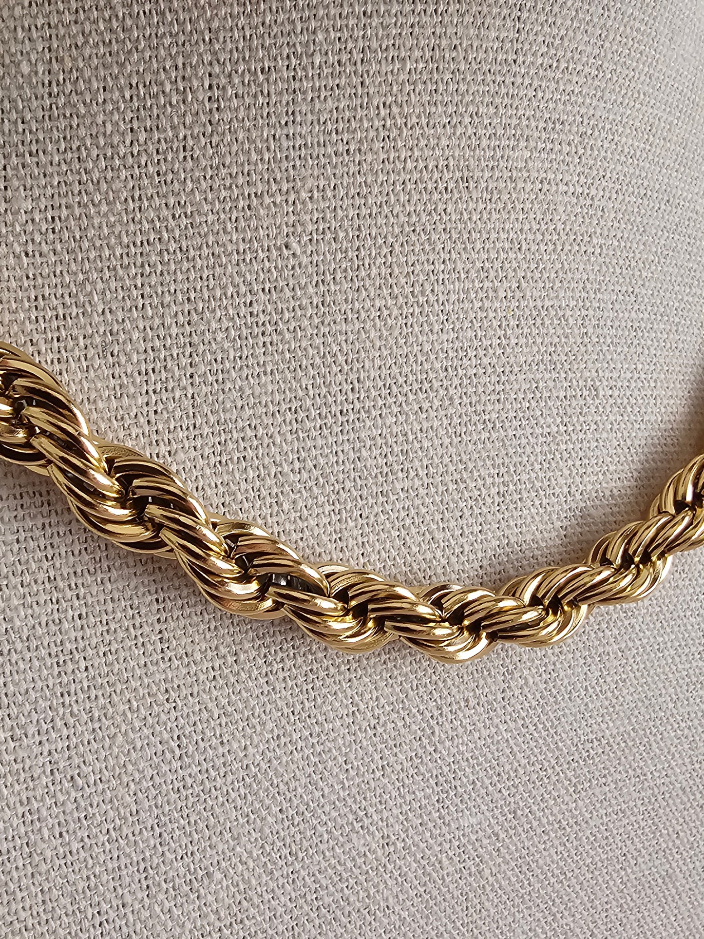 ALIA TWIST CHUNKY CHAIN NECKLACE