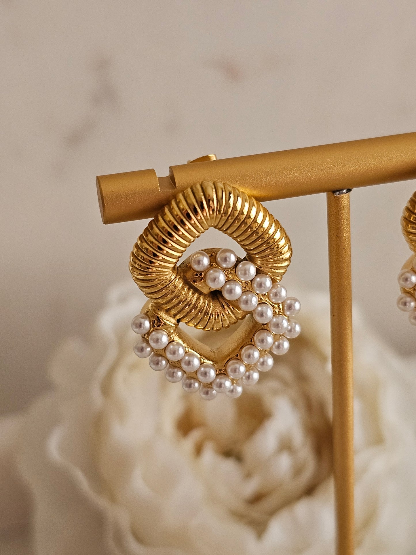 AMINA PEARL EARRINGS