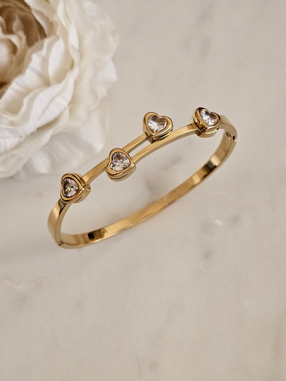 NILA HEART BANGLE