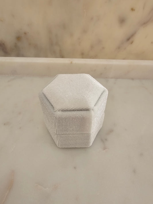 VELVET WHITE DOUBLE RING BOX