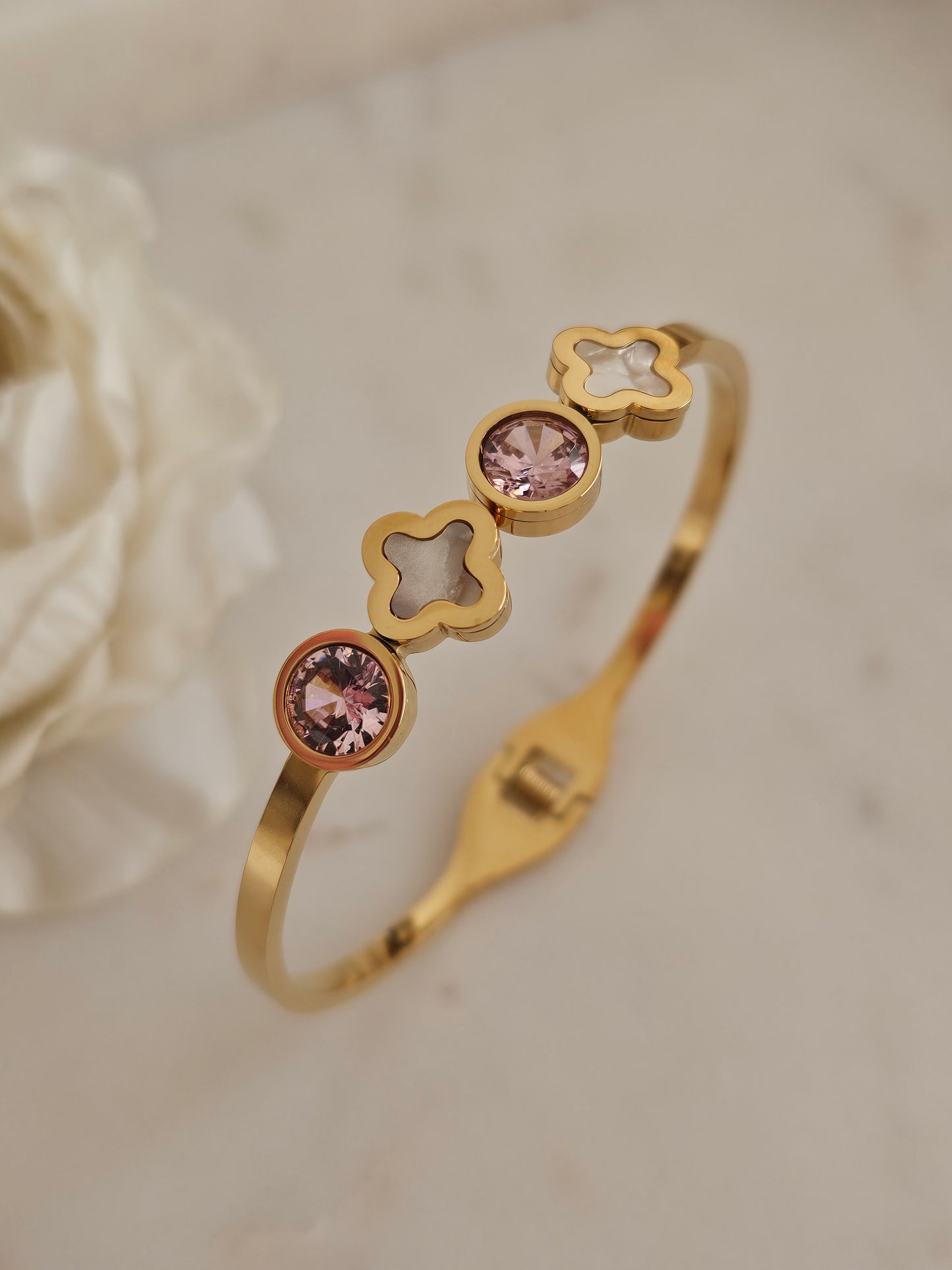 SINEM PINK CLOVER BANGLE