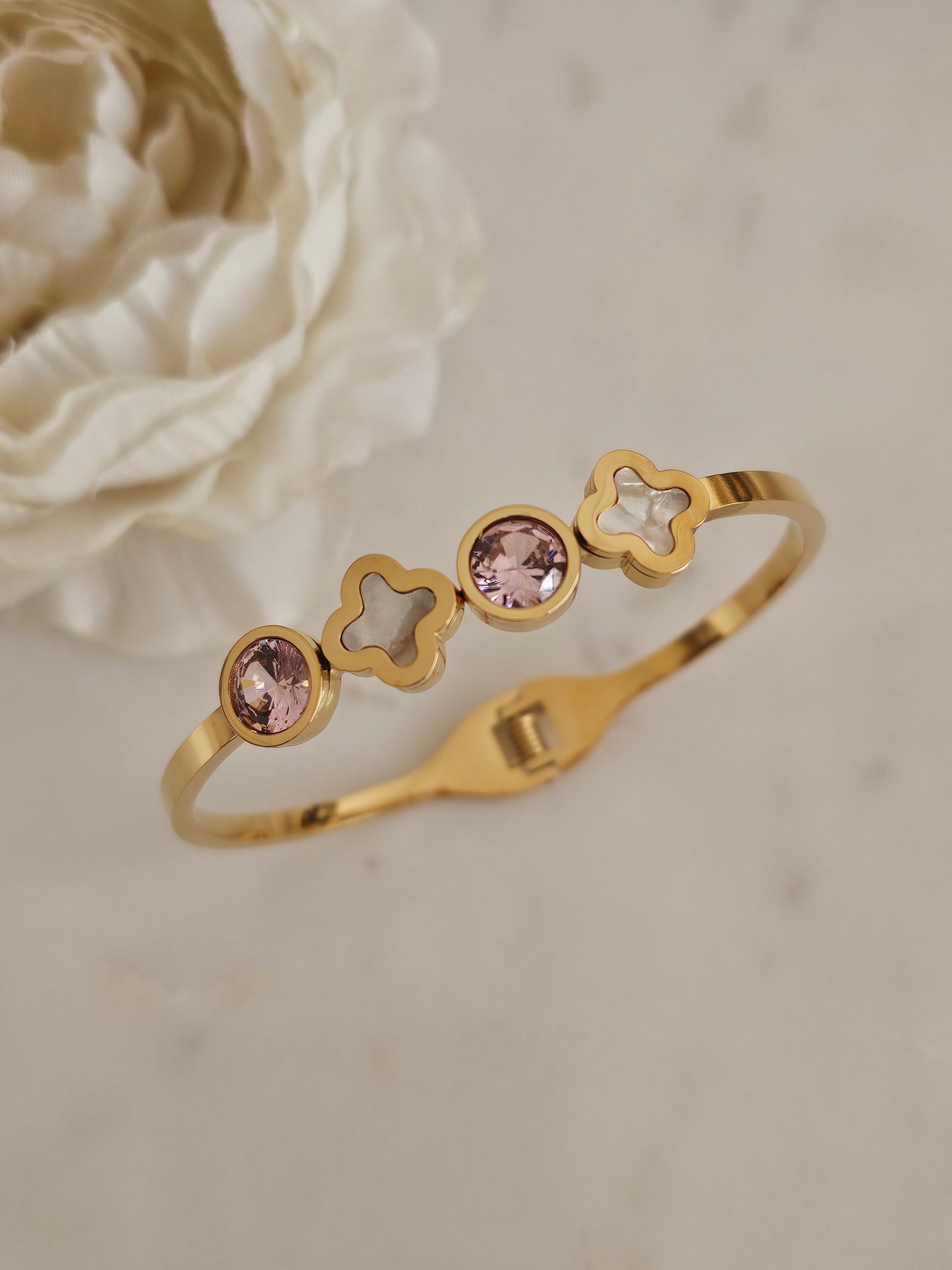 SINEM PINK CLOVER BANGLE