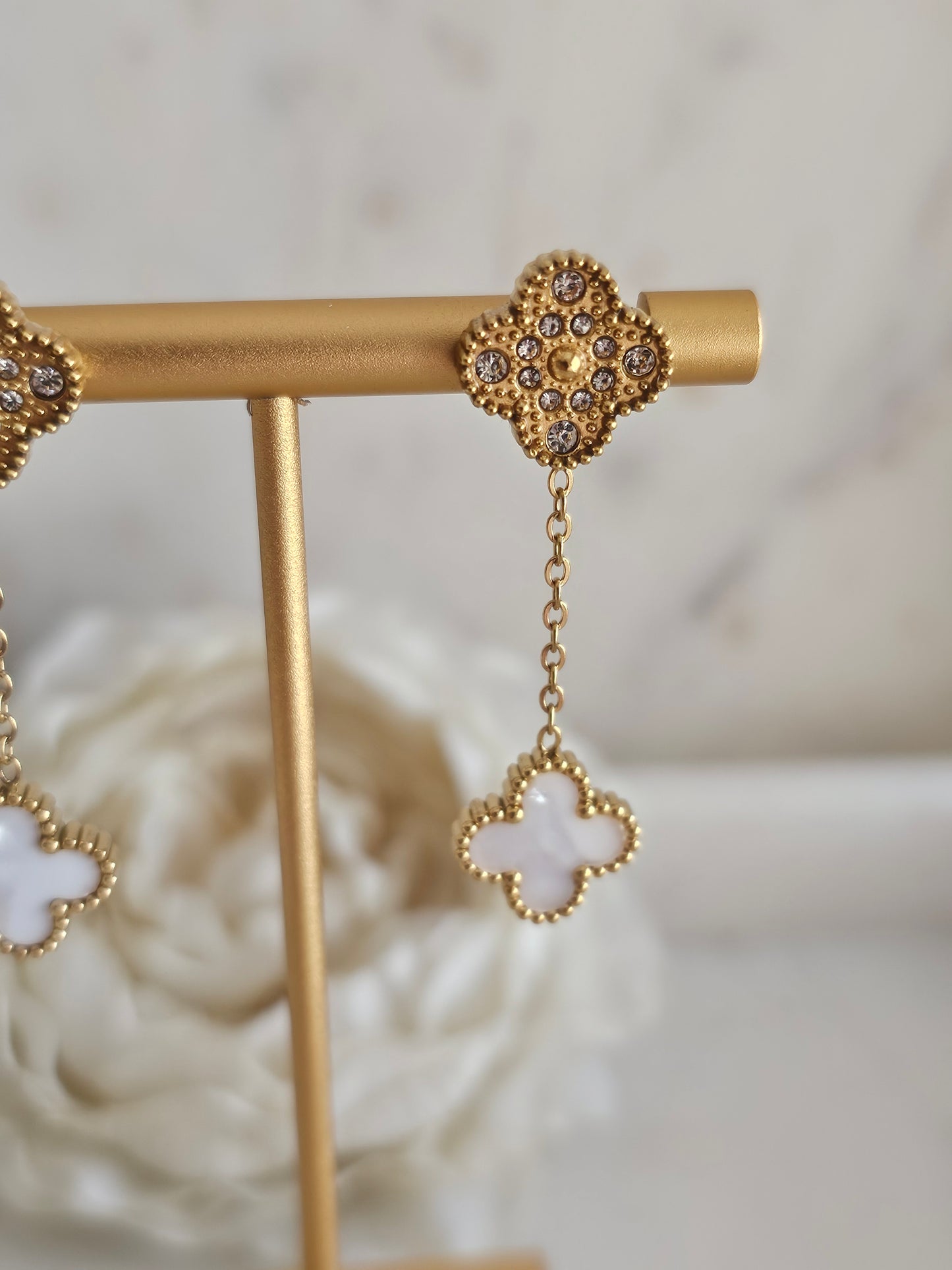 AKARI CLOVER EARRINGS