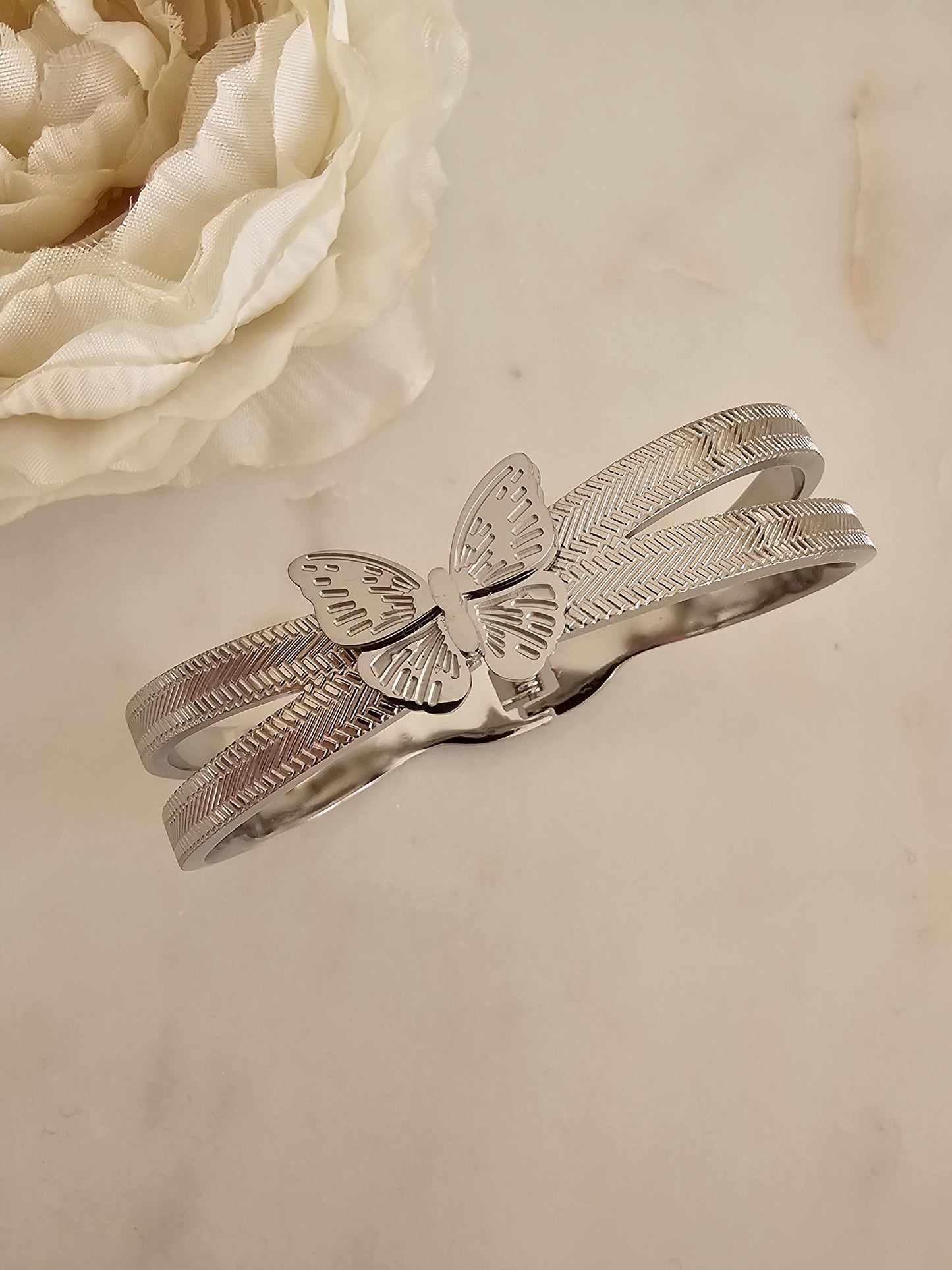 ASMIRA BUTTERFLY BANGLE