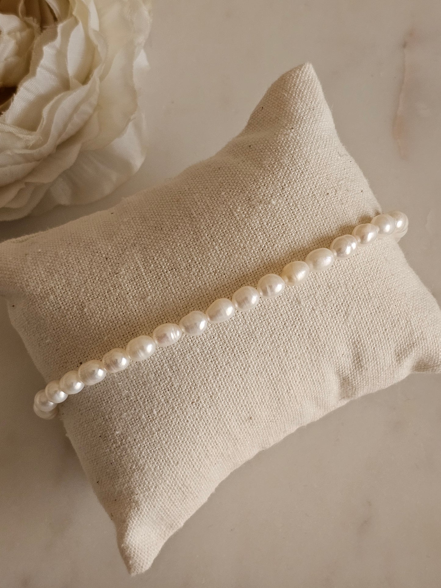 Gold plated stainless steel pearl bracelet 