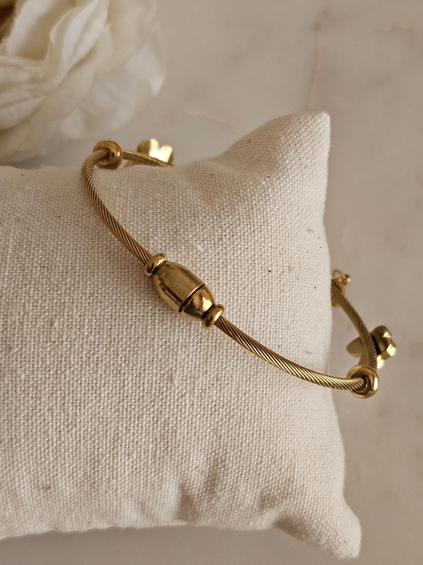 FERA BUTTERFLY BANGLE